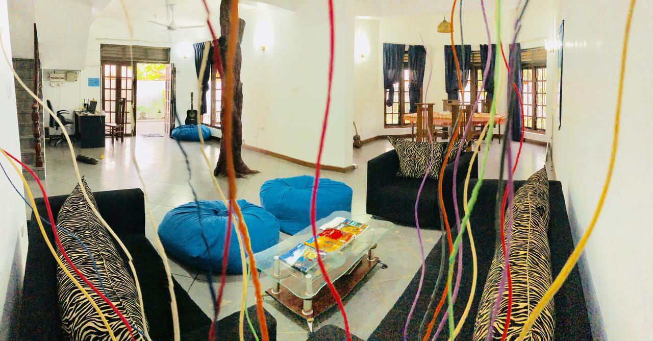 Trip "N" Chill Hostels Colombo Airport Катунаяка Экстерьер фото
